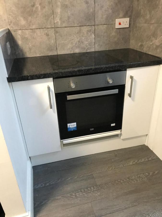 2 Bedroom Apartment プリマス エクステリア 写真
