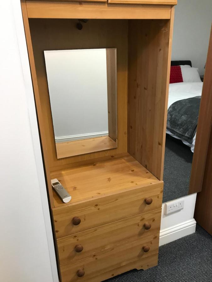 2 Bedroom Apartment プリマス エクステリア 写真