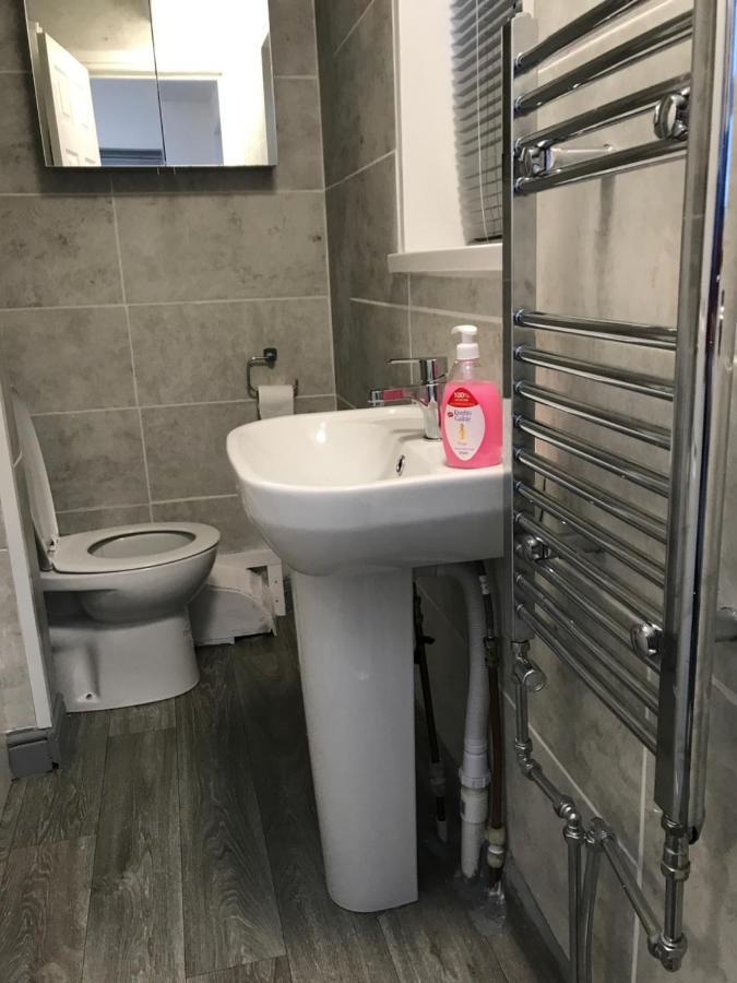 2 Bedroom Apartment プリマス エクステリア 写真