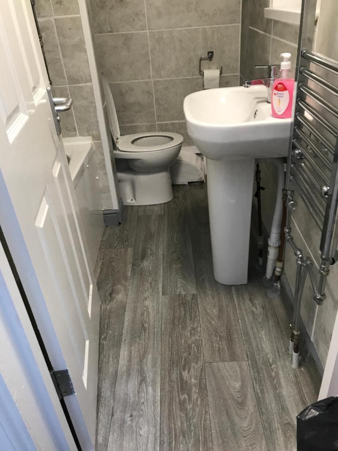 2 Bedroom Apartment プリマス エクステリア 写真