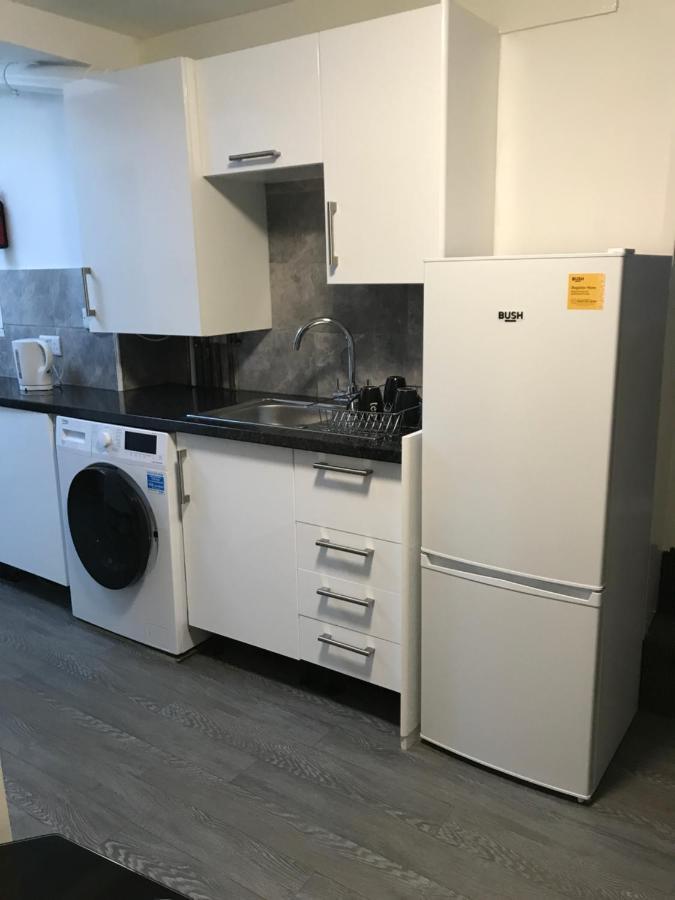 2 Bedroom Apartment プリマス エクステリア 写真