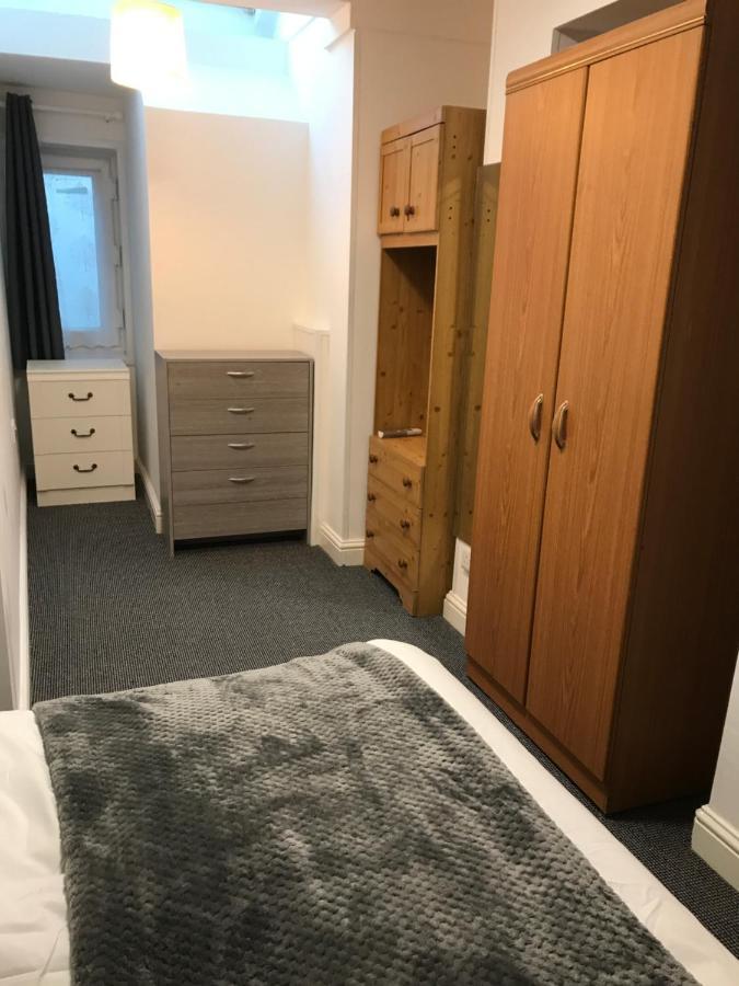 2 Bedroom Apartment プリマス エクステリア 写真